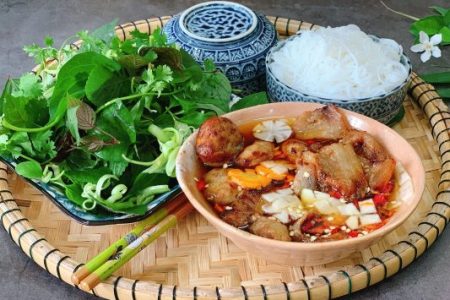 Nhiều món ăn Việt lọt vào danh sách những món ăn đáng thử của Vogue