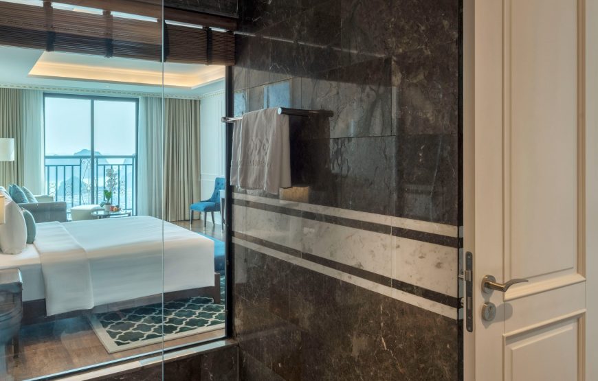 Club Deluxe Bay View – FLC Hạ Long