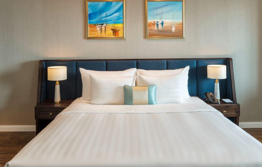 Club Deluxe Bay View – FLC Hạ Long