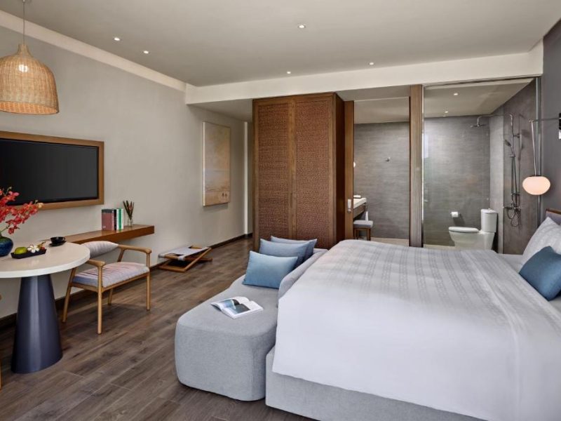 Standard Room, 1 King Bed with Balcony