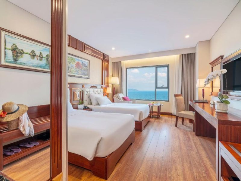 DLG HOTEL: DELUXE TWIN OCEAN VIEW