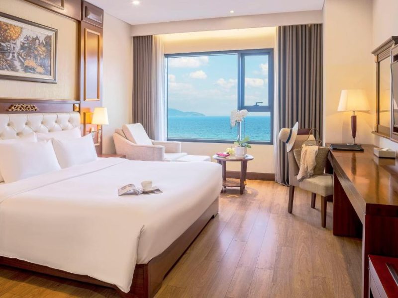 DLG HOTEL: DELUXE DOUBLE OCEAN VIEW