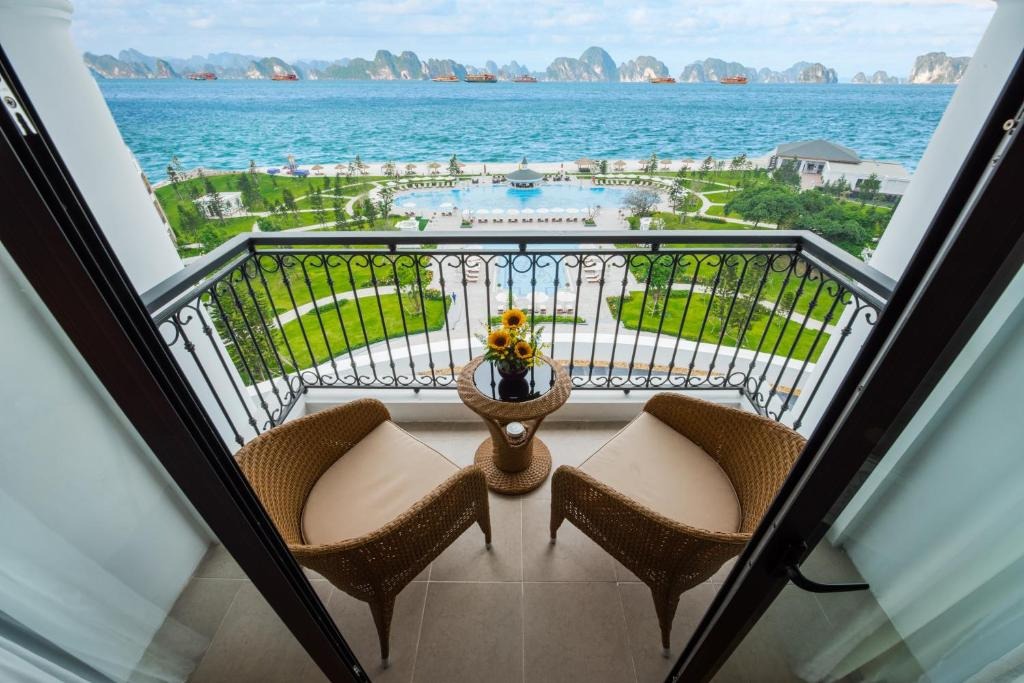Vinpearl-Resort-Spa-Ha-Long-Deluxe-Ocean-View -Postum-2024-2