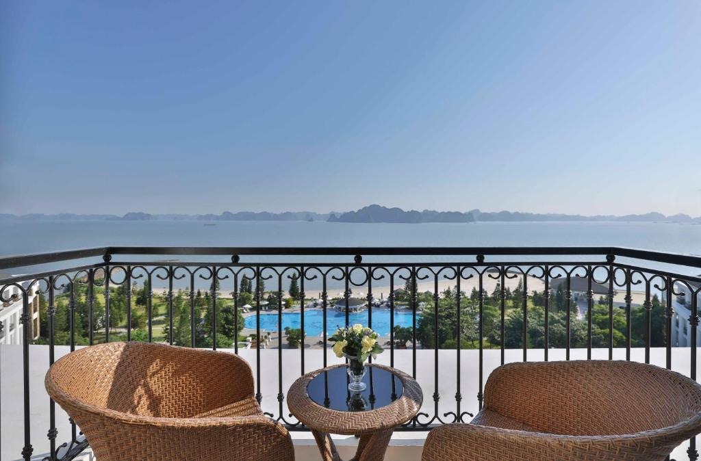 Vinpearl-Resort-Spa-Ha-Long-Deluxe-Ocean-View -Postum-2024-3