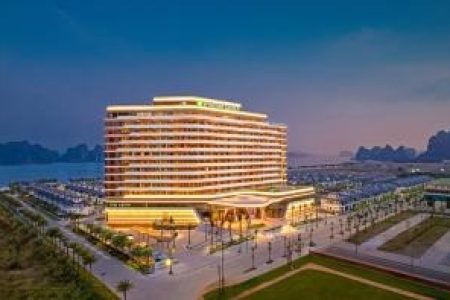 WYNDHAM GARDEN SONASEA VÂN ĐỒN
